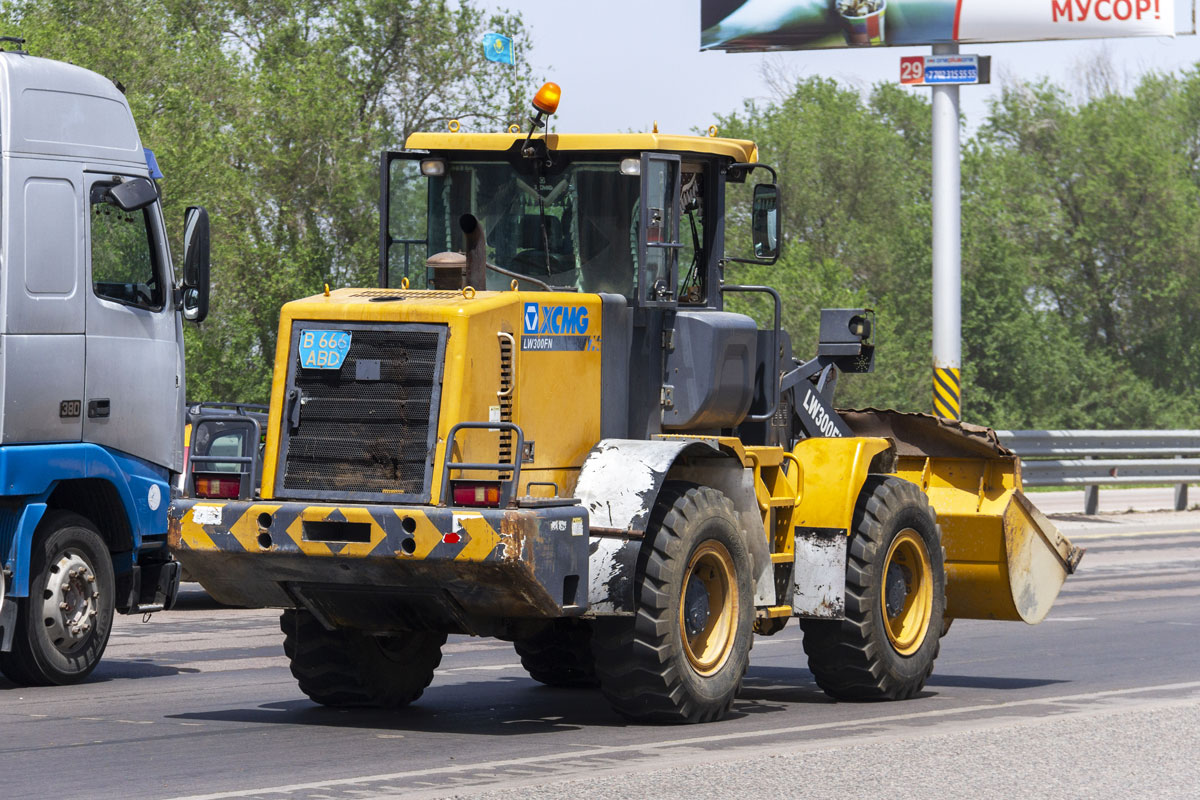 Алматинская область, № B 666 ABD — XCMG LW300 (общая модель)