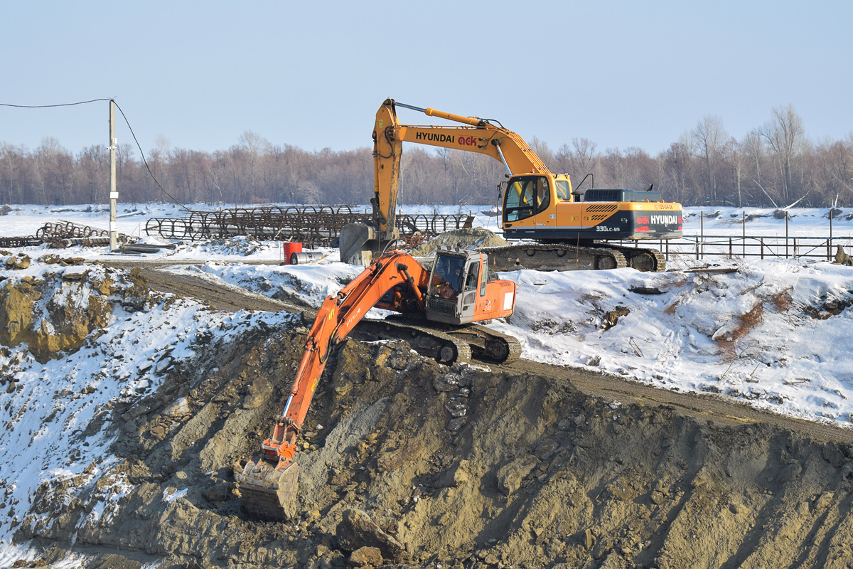 Алтайский край, № 2503 ЕА 22 — Hitachi ZX240 (общая модель)