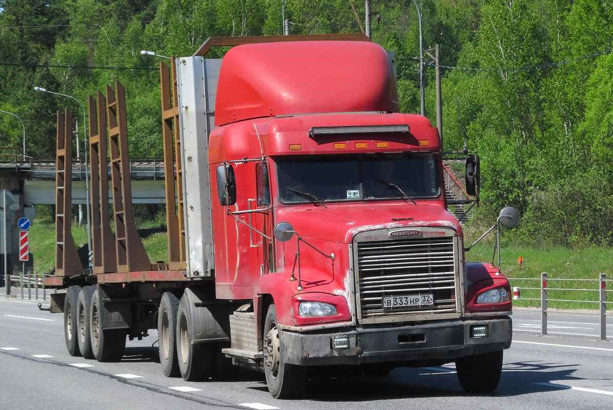 Брянская область, № В 333 НР 32 — Freightliner FLD 120