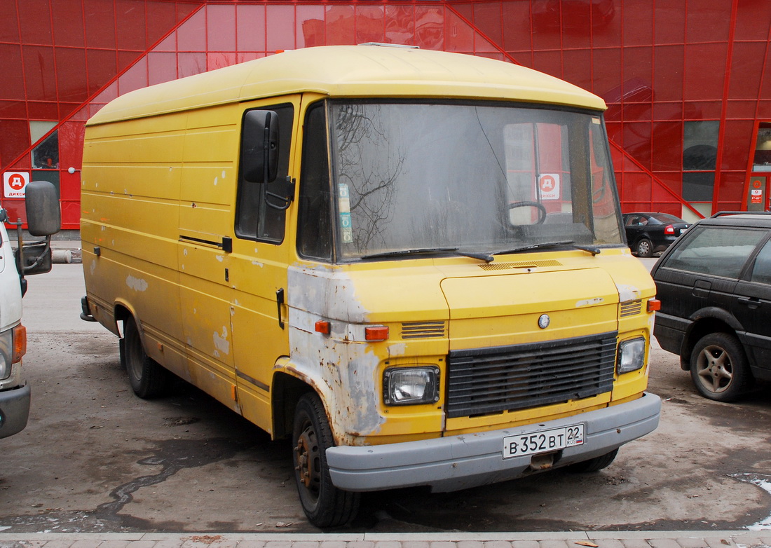 Алтайский край, № В 352 ВТ 22 — Mercedes-Benz T2 ('1967) 407