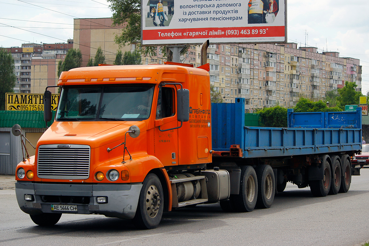Днепропетровская область, № АЕ 5666 СН — Freightliner Century Class