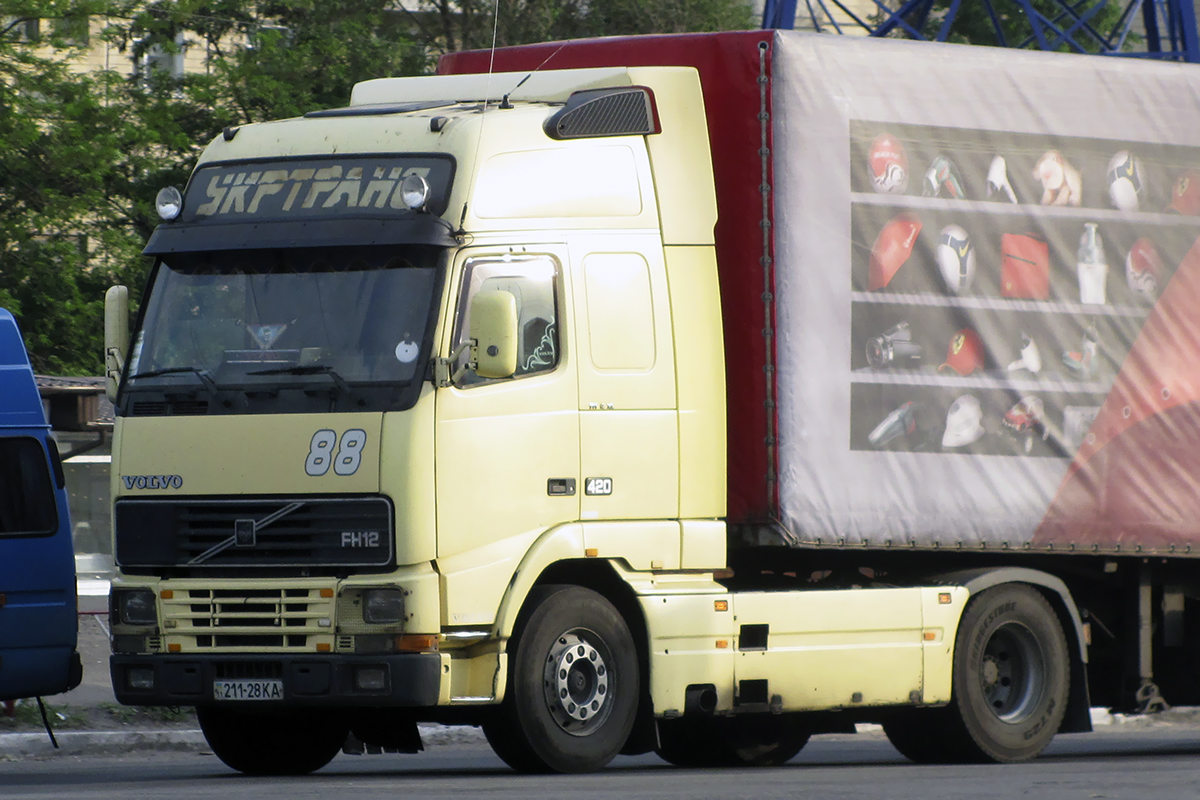 Киев, № 88 — Volvo ('1993) FH12.420
