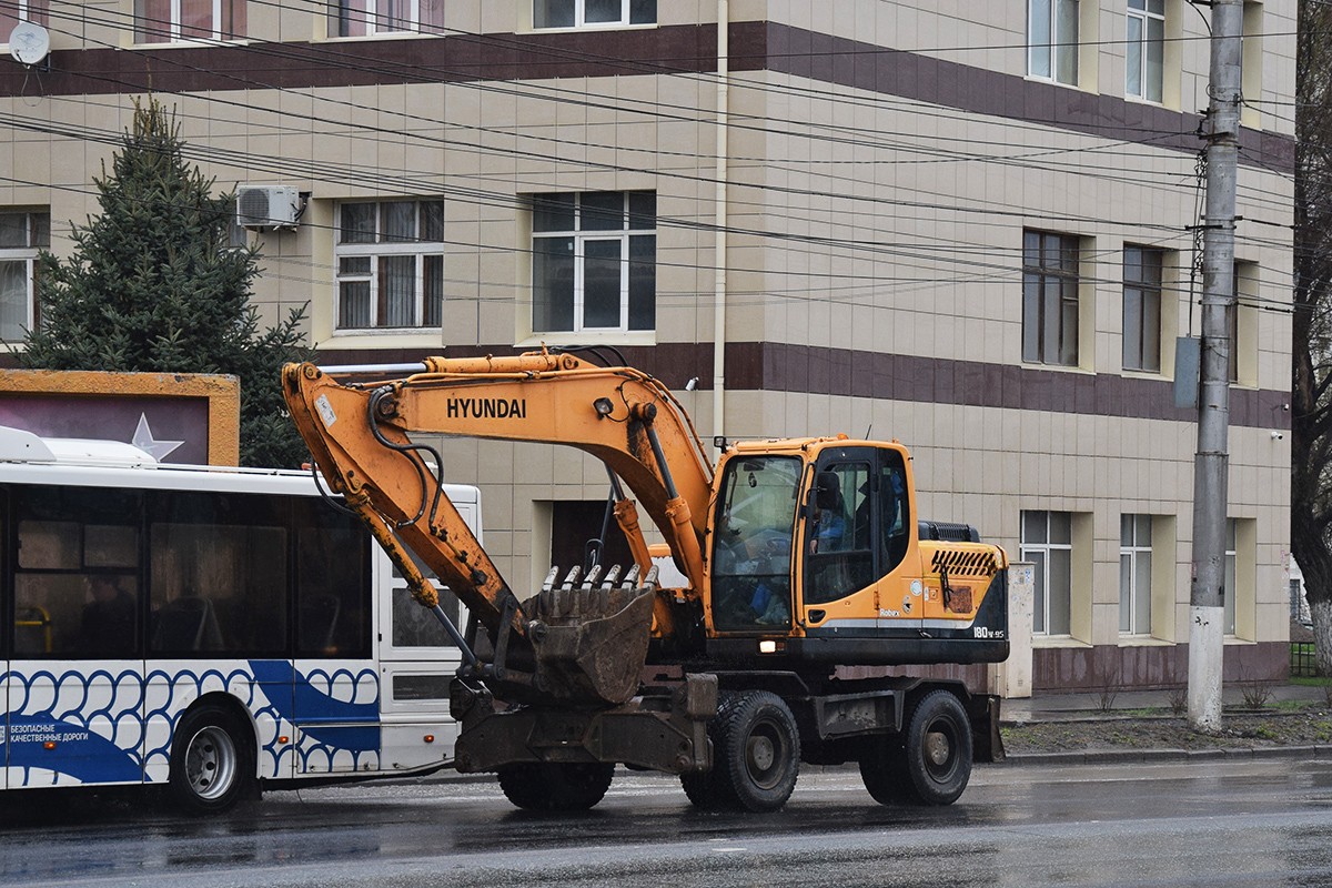 Волгоградская область, № 3833 СН 34 — Hyundai R180W