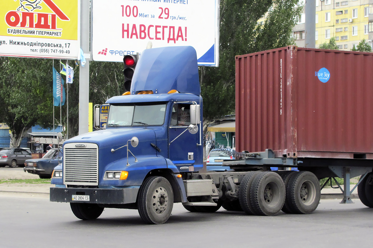 Днепропетровская область, № АЕ 2804 СЕ — Freightliner FLD 112
