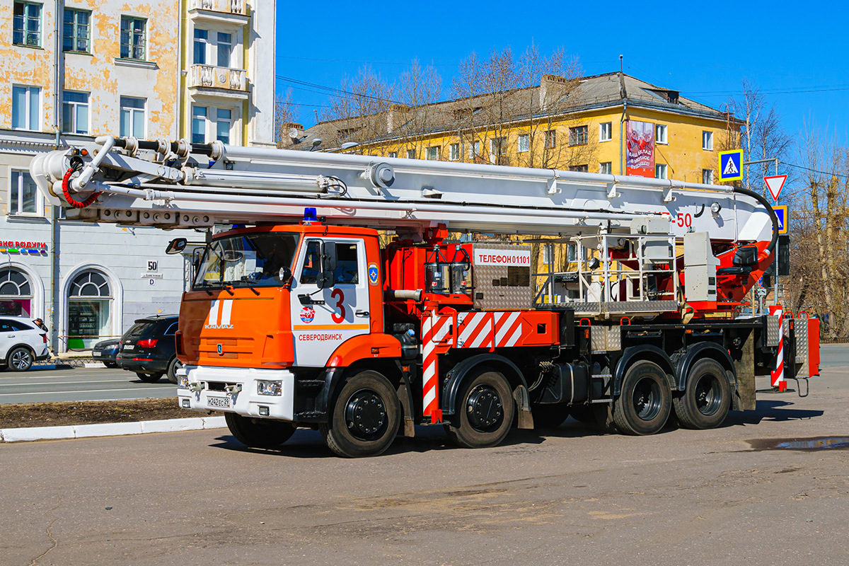 Архангельская область, № М 242 ЕС 29 — КамАЗ-6540-A4(23)