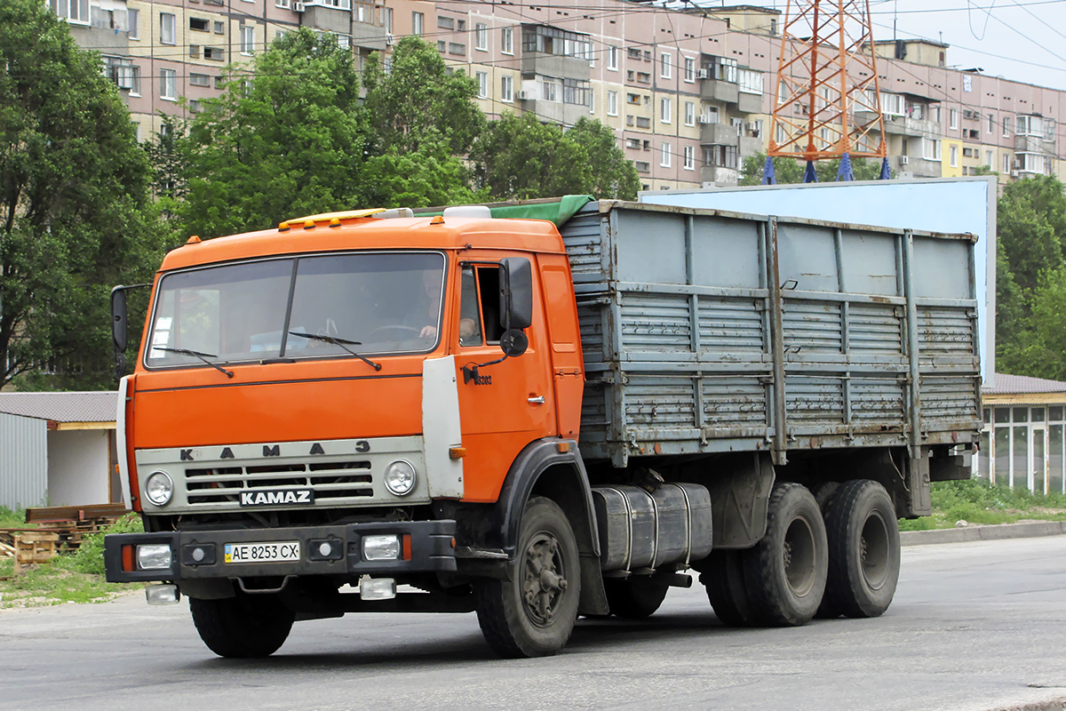 Днепропетровская область, № АЕ 8253 СХ — КамАЗ-53202