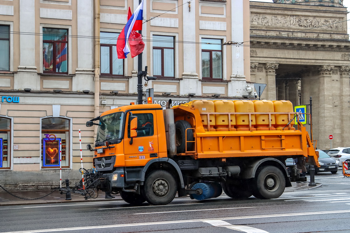 Санкт-Петербург, № 933 — Mercedes-Benz Actros ('2009) 2041