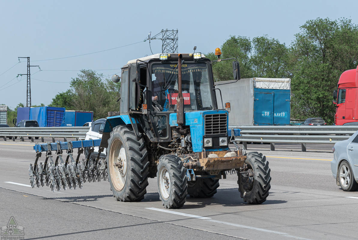Алматинская область, № B 353 AAA — Беларус-82.1