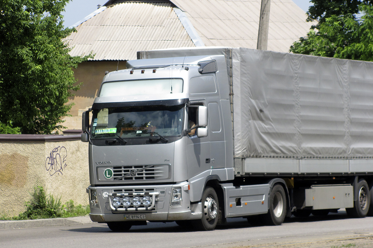 Днепропетровская область, № АЕ 8114 СІ — Volvo ('2002) FH12.440