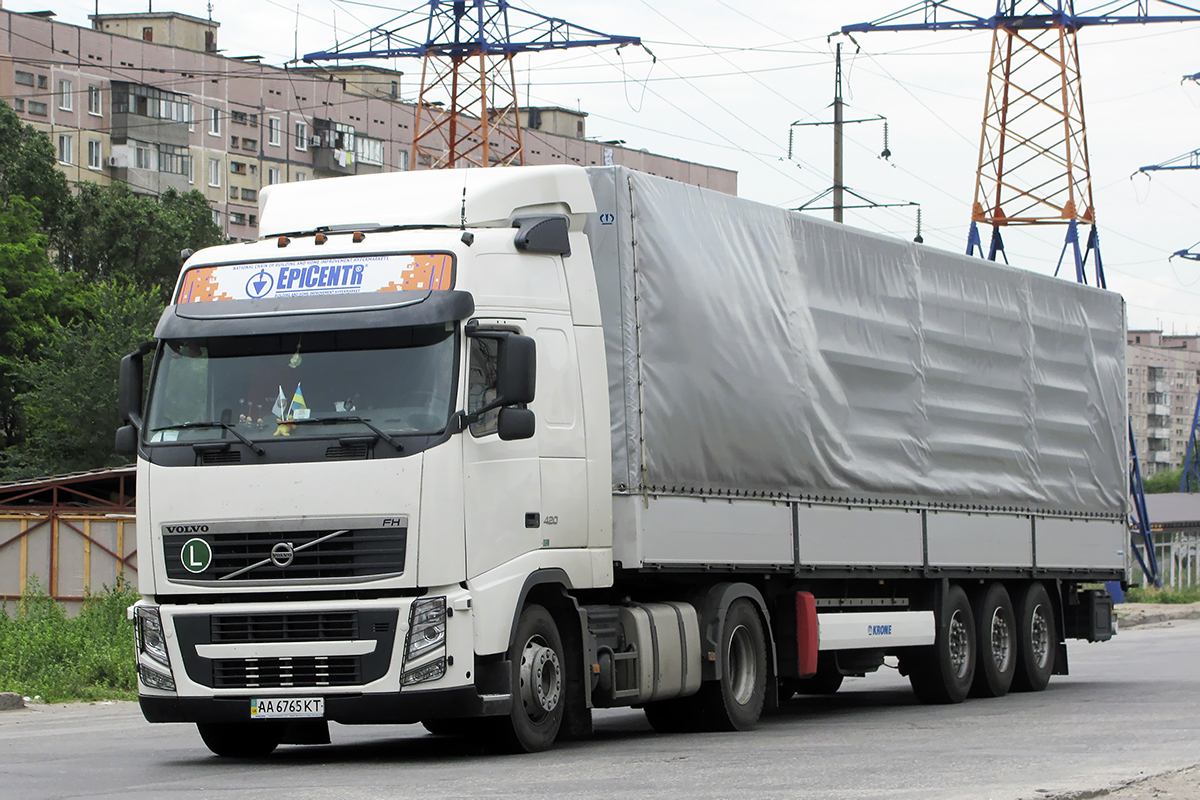 Киев, № АА 6765 КТ — Volvo ('2002) FH12.420