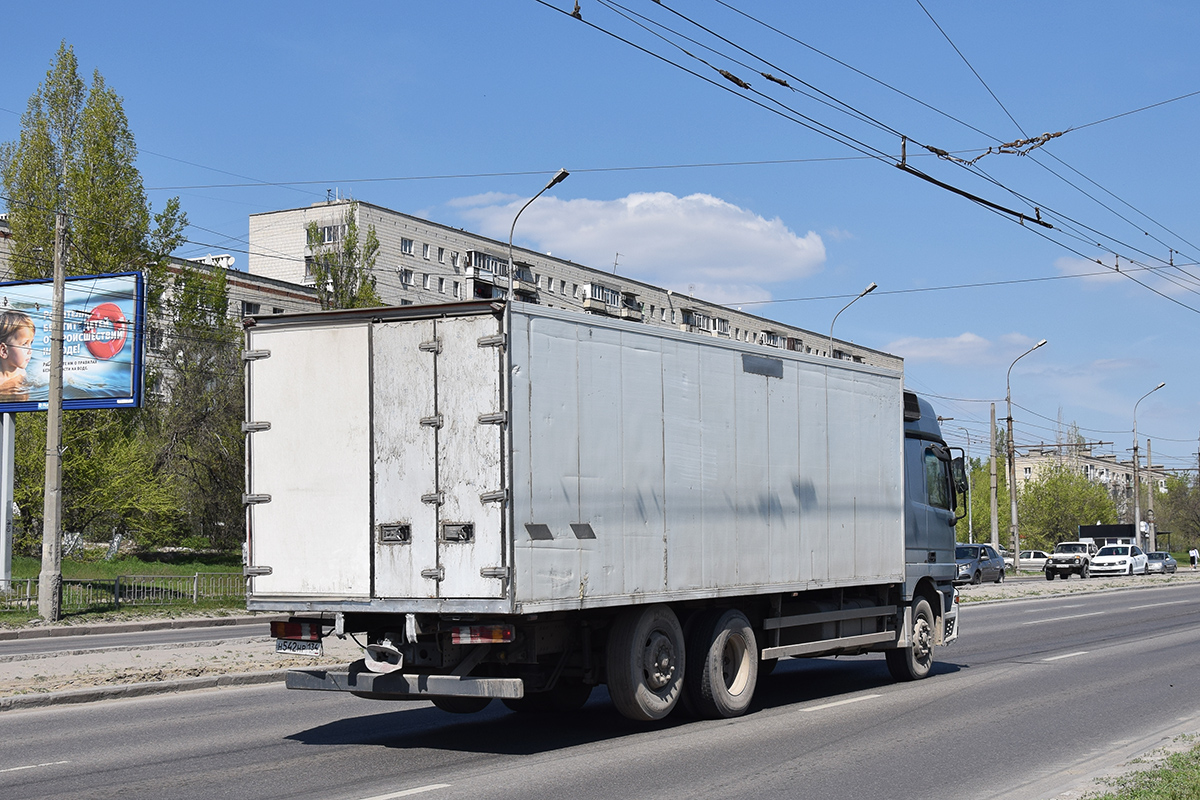 Волгоградская область, № Н 542 НР 134 — Mercedes-Benz Actros ('2003) 1836