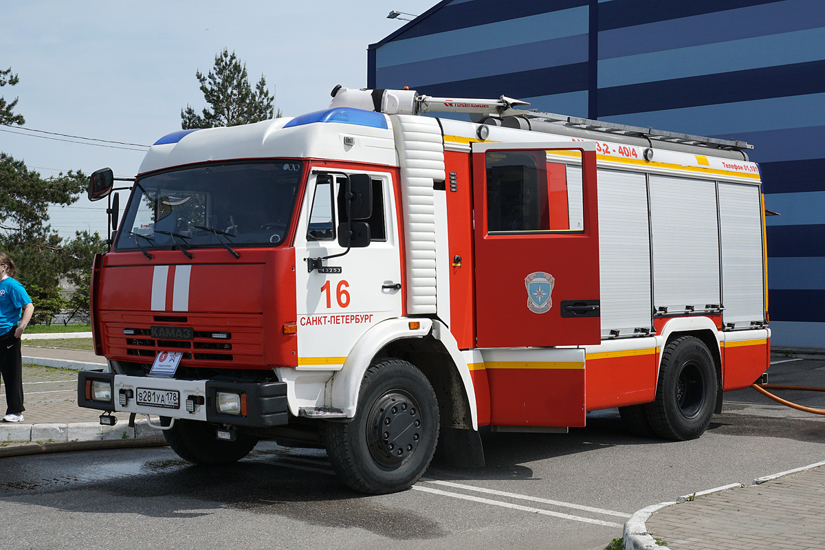 Санкт-Петербург, № В 281 УА 178 — КамАЗ-43253-A3(96)