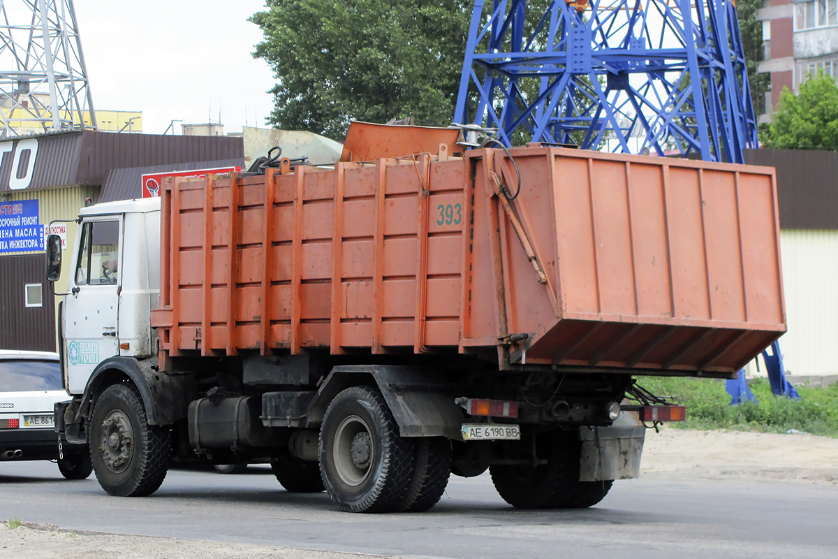 Днепропетровская область, № АЕ 6190 ВВ — МАЗ-533702