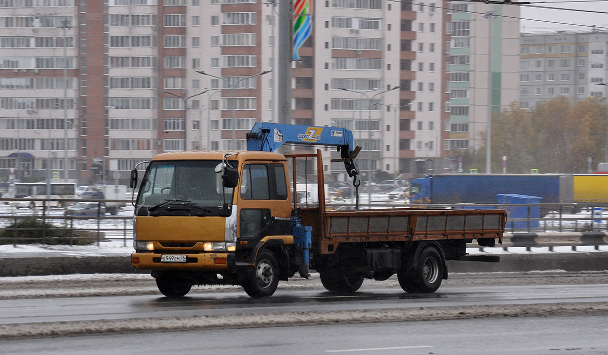 Омская область, № О 949 ЕМ 76 — Nissan Diesel Condor