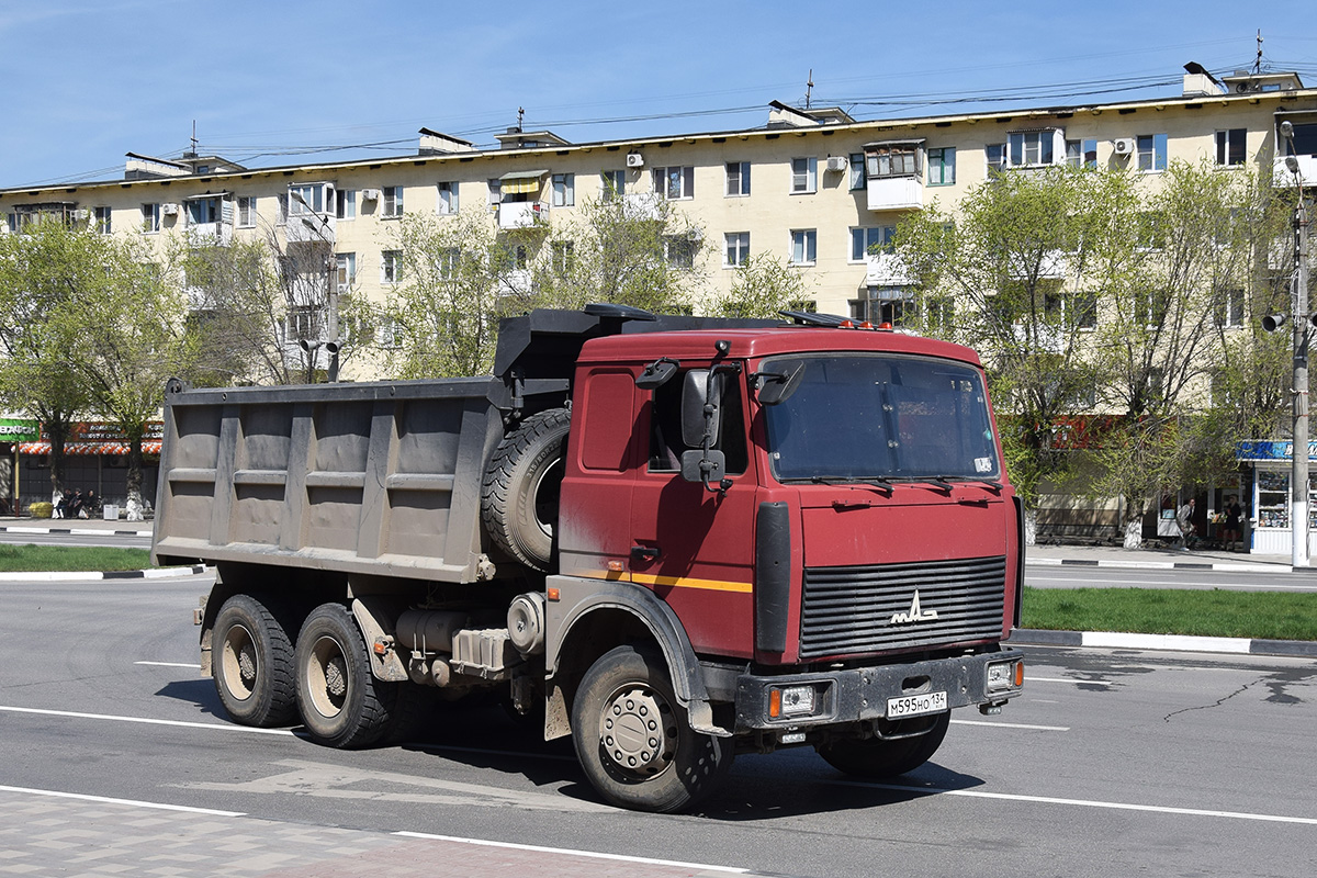 Волгоградская область, № М 595 НО 134 — МАЗ-5516X5