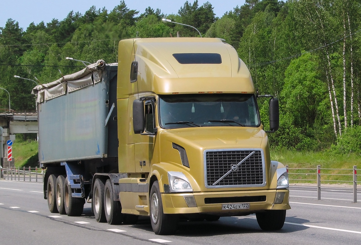 Алтайский край, № К 424 ЕХ 122 — Volvo VN (Общая модель)
