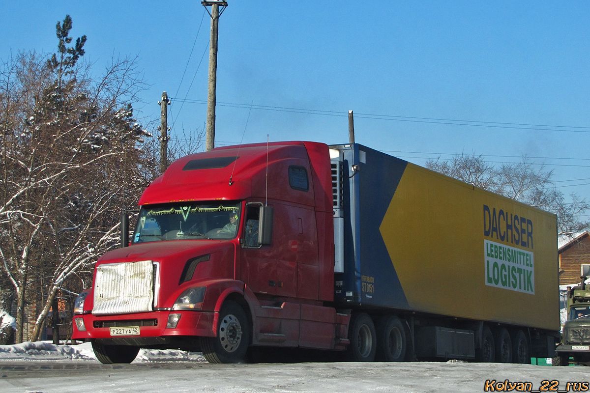 Кемеровская область, № Р 227 УА 42 — Volvo VNL670