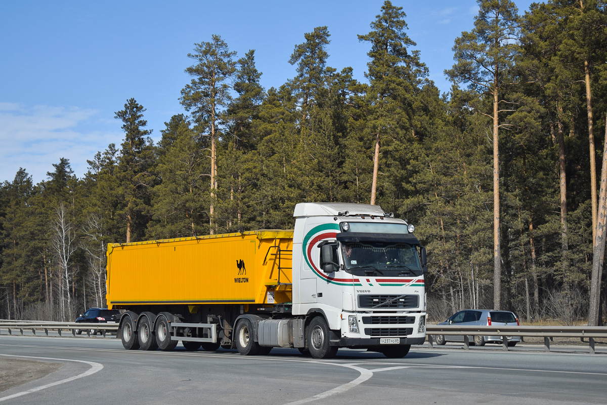 Алтайский край, № У 237 РО 69 — Volvo ('2002) FH12.400