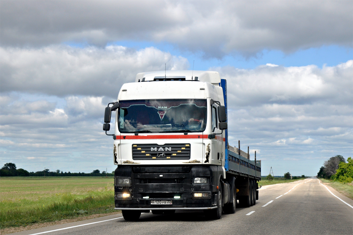 Алтайский край, № Н 120 УВ 22 — MAN TGA 18.440