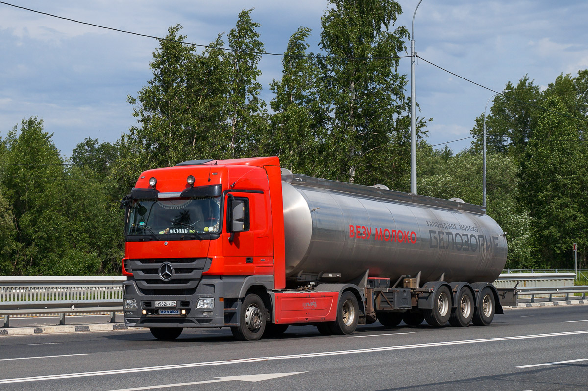 Архангельская область, № М 982 НК 29 — Mercedes-Benz Actros ('2009) 1844