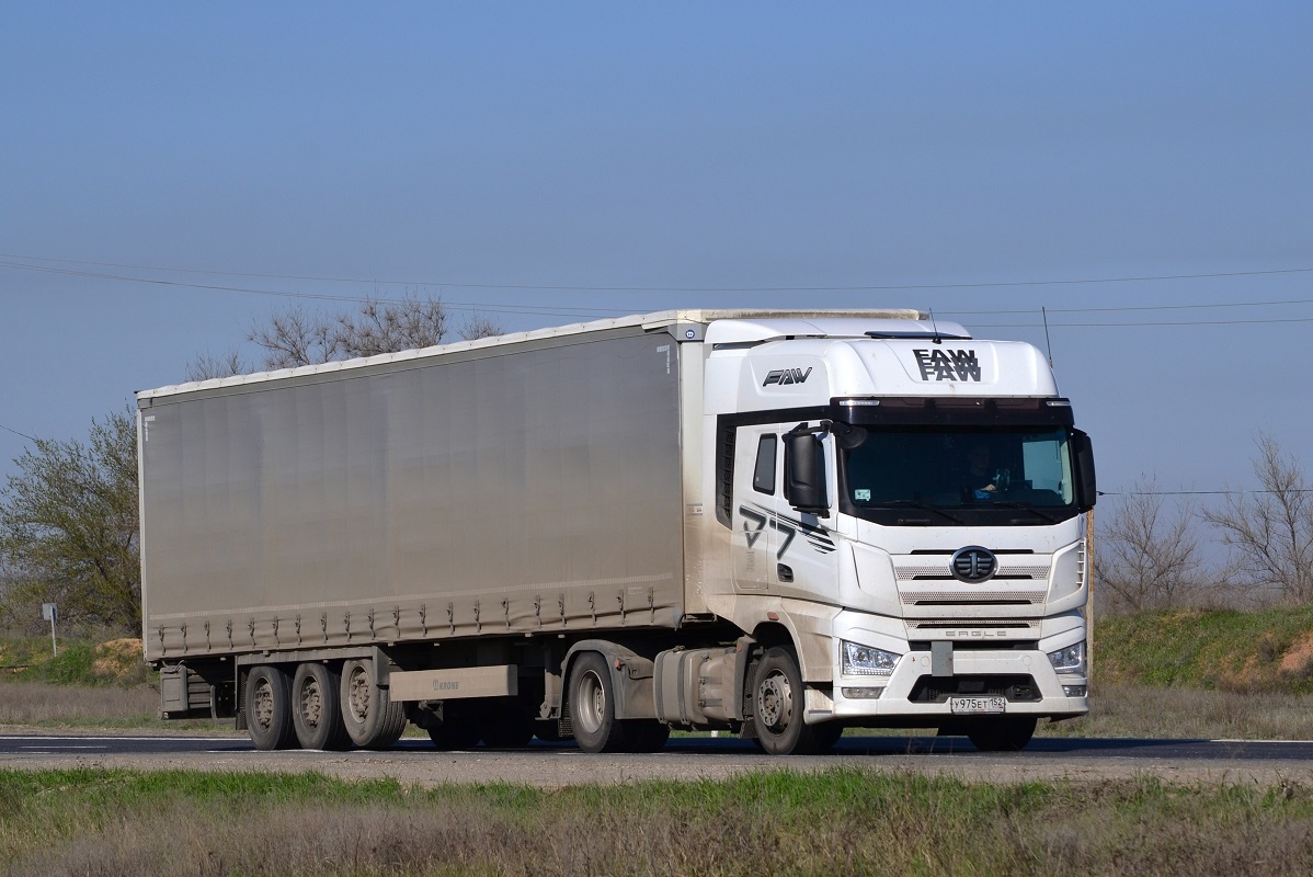 Нижегородская область, № У 975 ЕТ 152 — FAW J7 Eagle CA4180