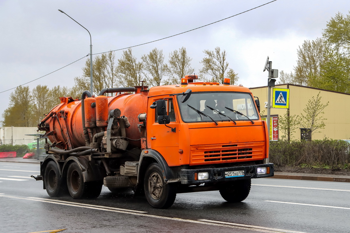Санкт-Петербург, № М 251 ХО 178 — КамАЗ-53213