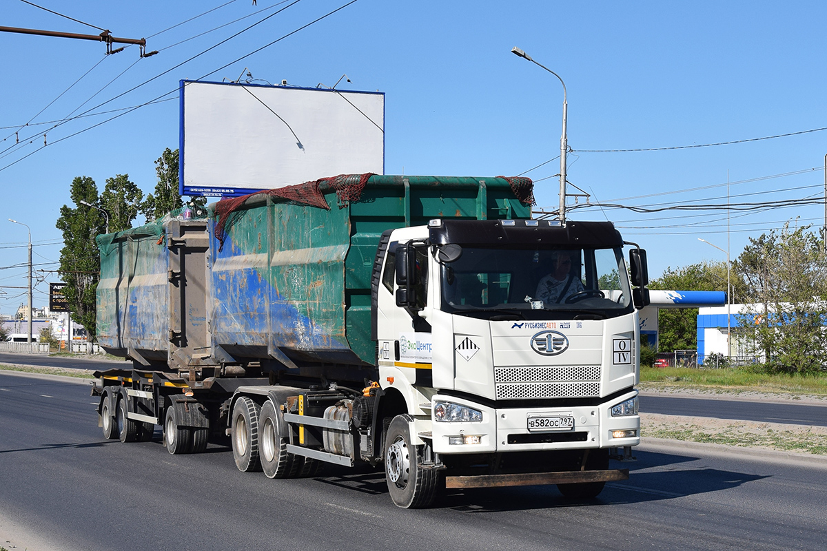 Волгоградская область, № В 582 ОС 797 — FAW J6 CA3250