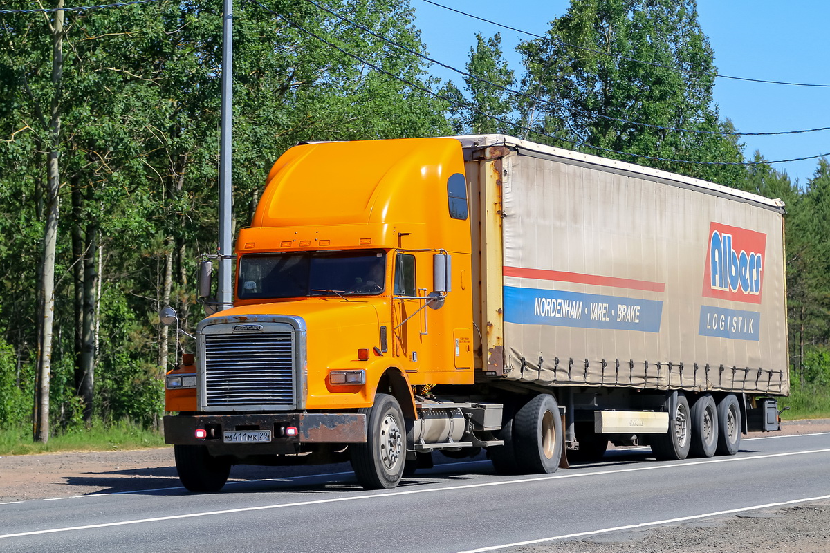 Архангельская область, № М 411 МК 29 — Freightliner FLD 120 SD