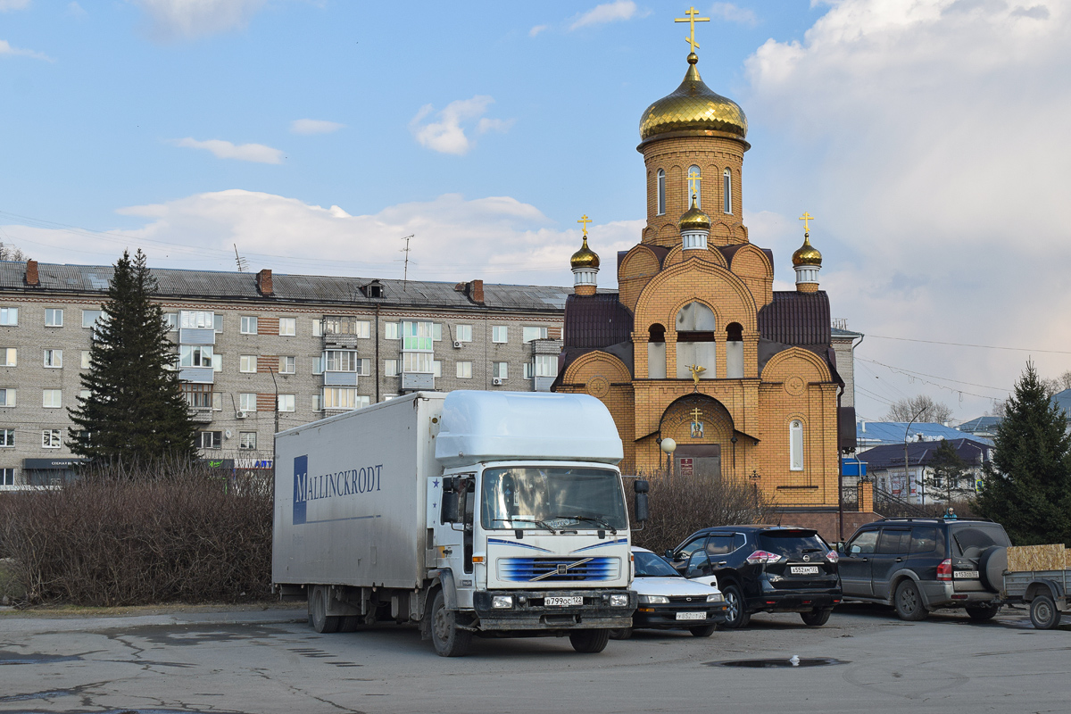 Алтайский край, № В 799 ОС 122 — Volvo FL6