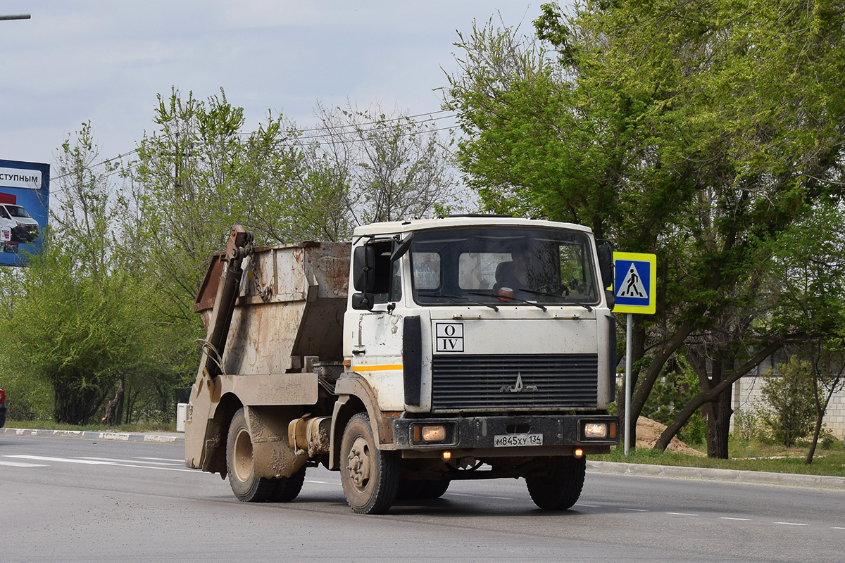 Волгоградская область, № М 845 ХУ 134 — МАЗ-457043