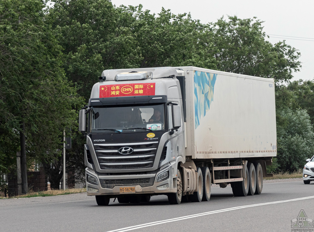 Китай, № 鲁Q-082NV — Hyundai Xcient