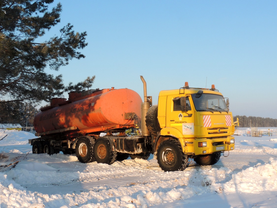 Удмуртия, № В 028 ВС 18 — КамАЗ-53504-46