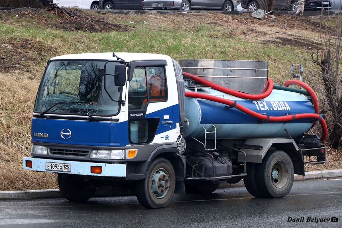 Приморский край, № Е 109 АХ 125 — Hino Ranger