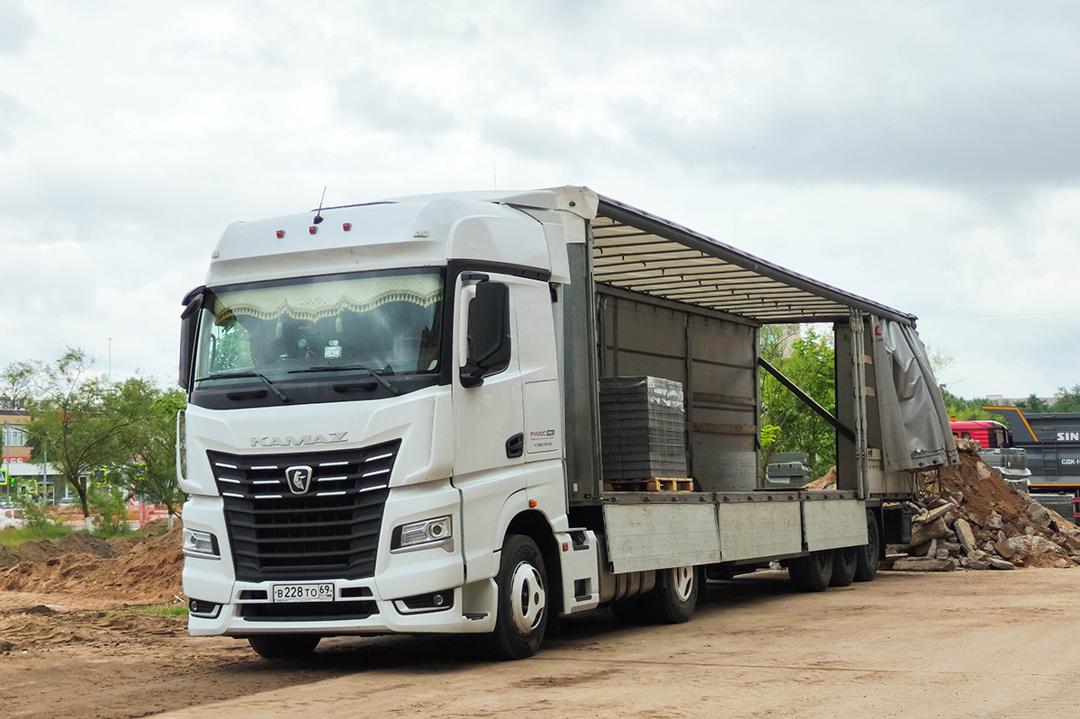 Тверская область, № В 228 ТО 69 — КамАЗ-54901-94
