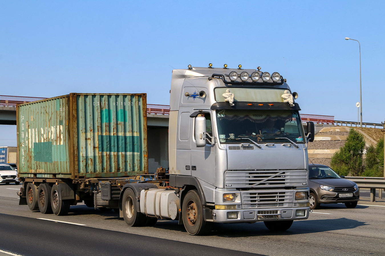 Ленинградская область, № Н 584 ММ 47 — Volvo ('1993) FH12.460