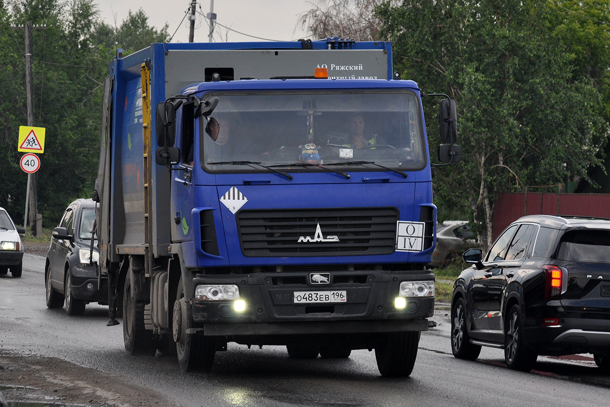 Омская область, № О 483 ЕВ 196 — МАЗ-5340C2