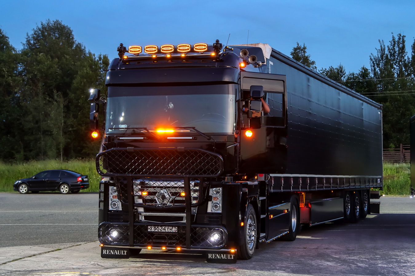 Белгородская область, № Х 852 АУ 31 — Renault Magnum ('2005); Московская область — Фестиваль TruckDay 2025