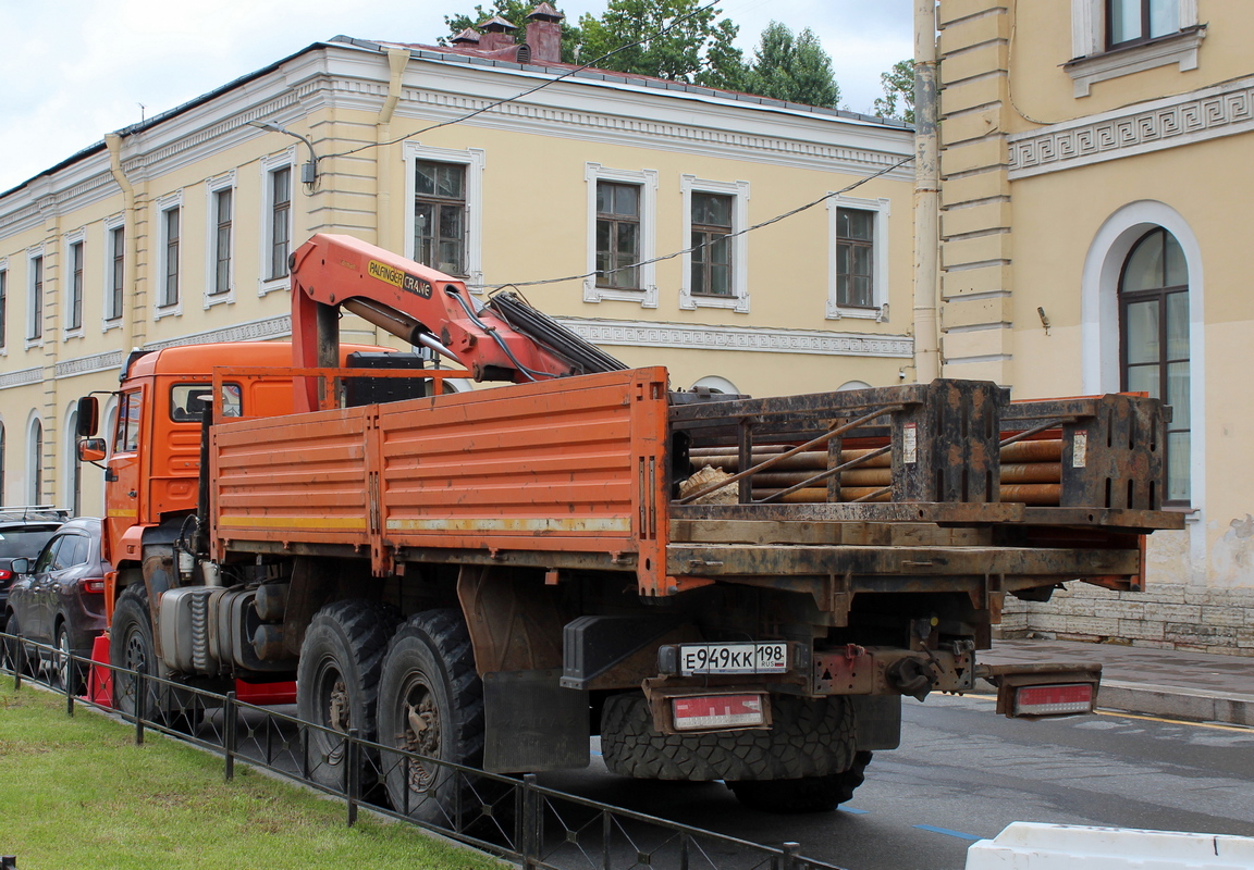 Санкт-Петербург, № Е 949 КК 198 — КамАЗ-43118-50