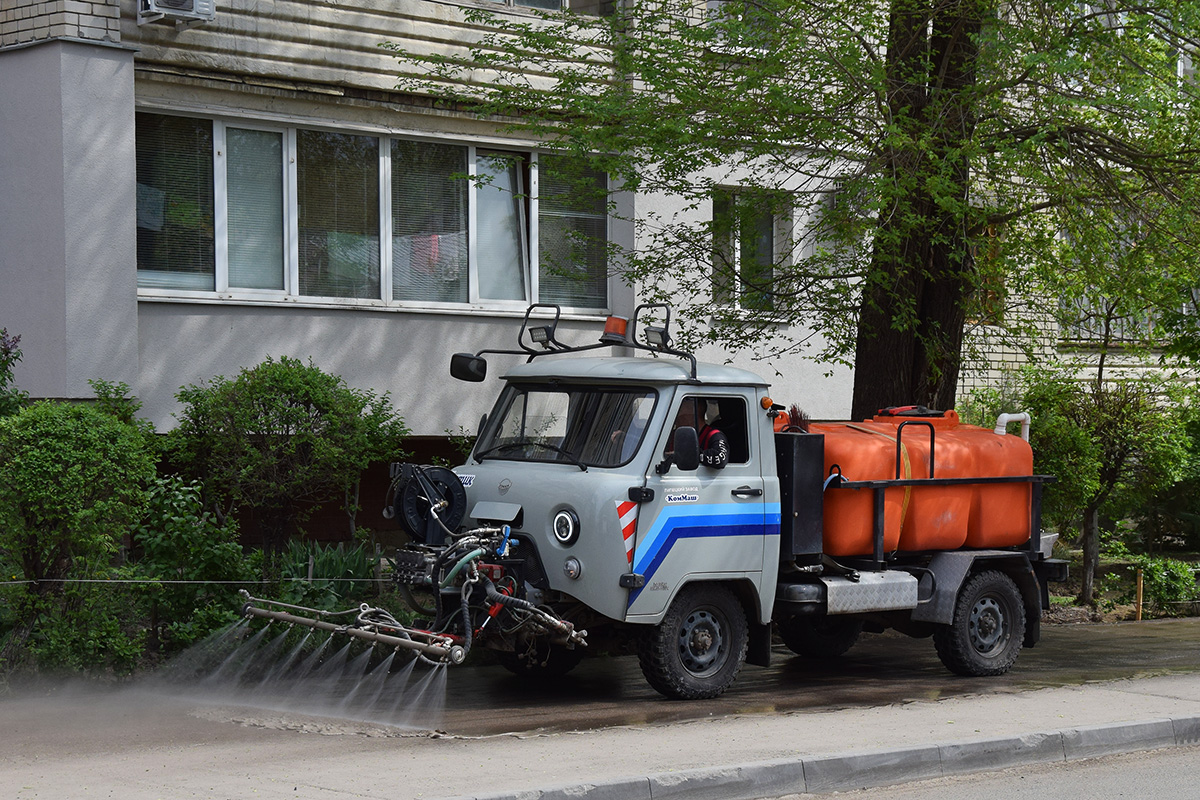 Саратовская область, № 8282 АА 64 — МКМ-1904 "Чистик"