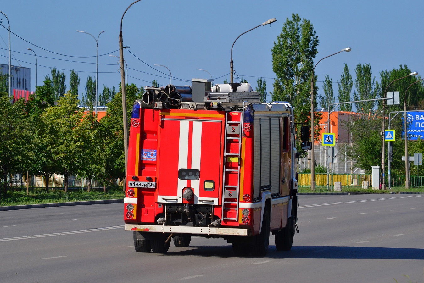 Волгоградская область, № В 198 УМ 134 — КамАЗ-5387-RF(08) [53870F-R]