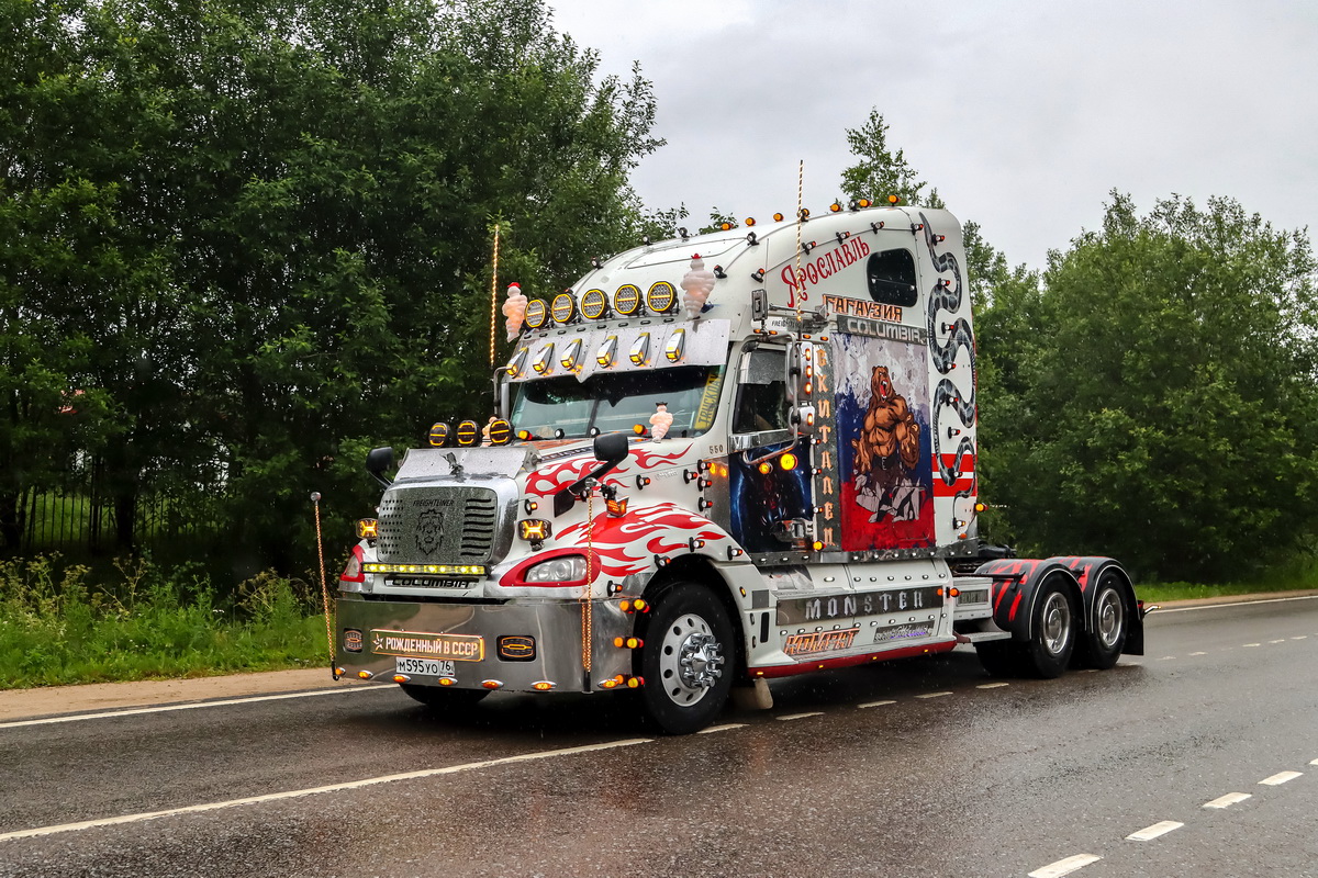 Ярославская область, № М 595 УО 76 — Freightliner Columbia; Московская область — Фестиваль TruckDay 2025