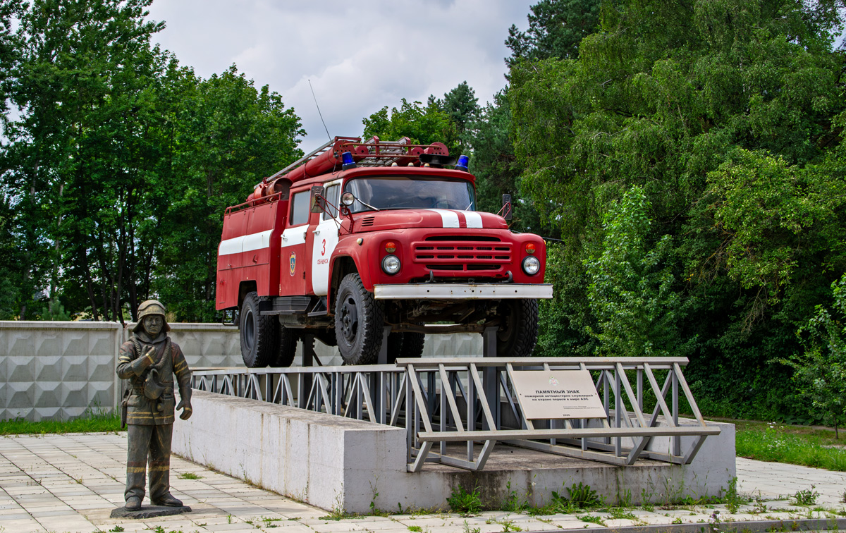Калужская область, № К 009 СМ 40 — ЗИЛ-431412; Техника на постаментах, памятники (Калужская область); Транспортные средства без номеров (Калужская область)