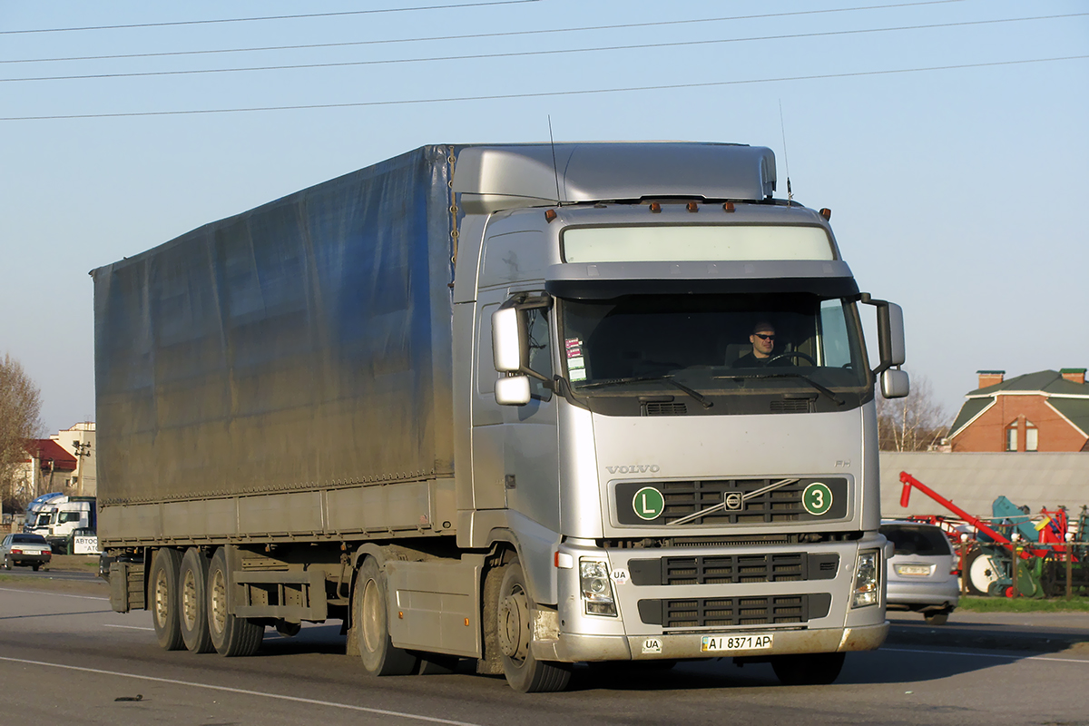 Киевская область, № АІ 8371 АР — Volvo ('2002) FH12.440