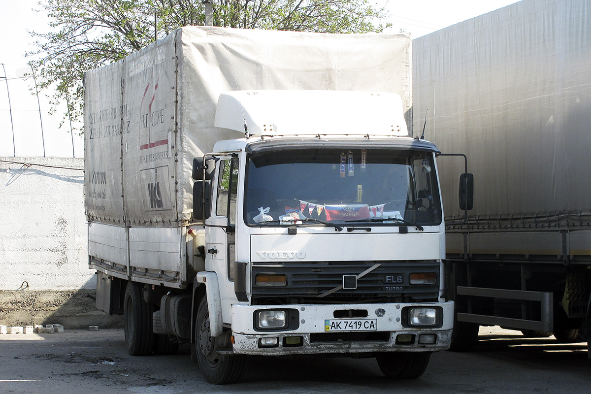 Крым, № АК 7419 СА — Volvo FL6