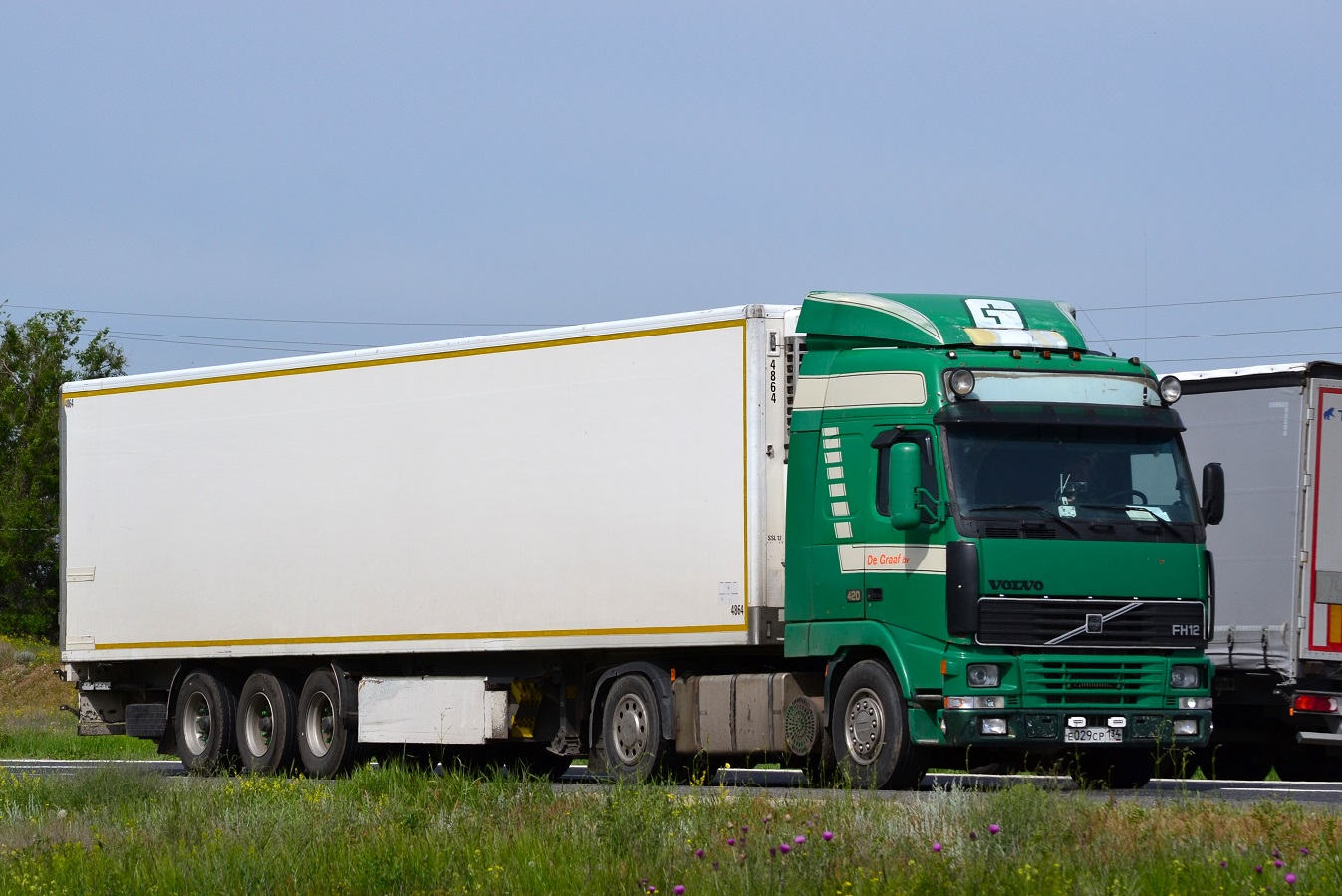 Волгоградская область, № Е 029 СР 134 — Volvo ('1993) FH12.420