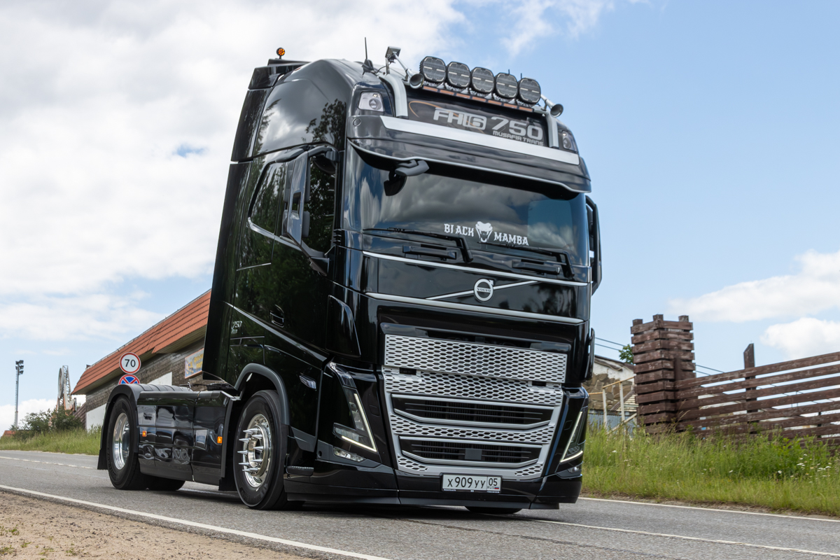 Дагестан, № Х 909 УУ 05 — Volvo ('2020) FH.500; Московская область — Фестиваль TruckDay 2025