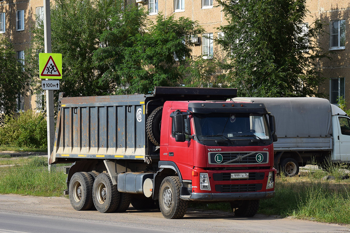 Волгоградская область, № С 999 ТА 36 — Volvo ('2002) FM12.400