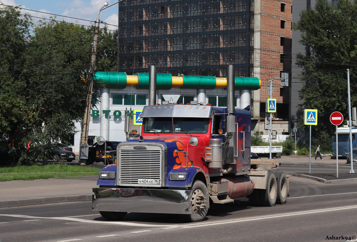 Красноярский край, № Н 404 ХЕ 38 — Freightliner FLD 132 Classic XL