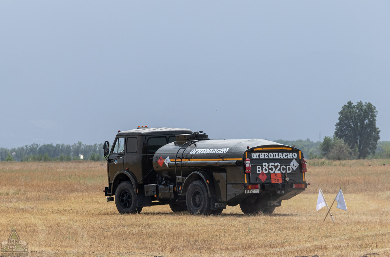 Алматинская область, № B 852 CD — МАЗ-5334
