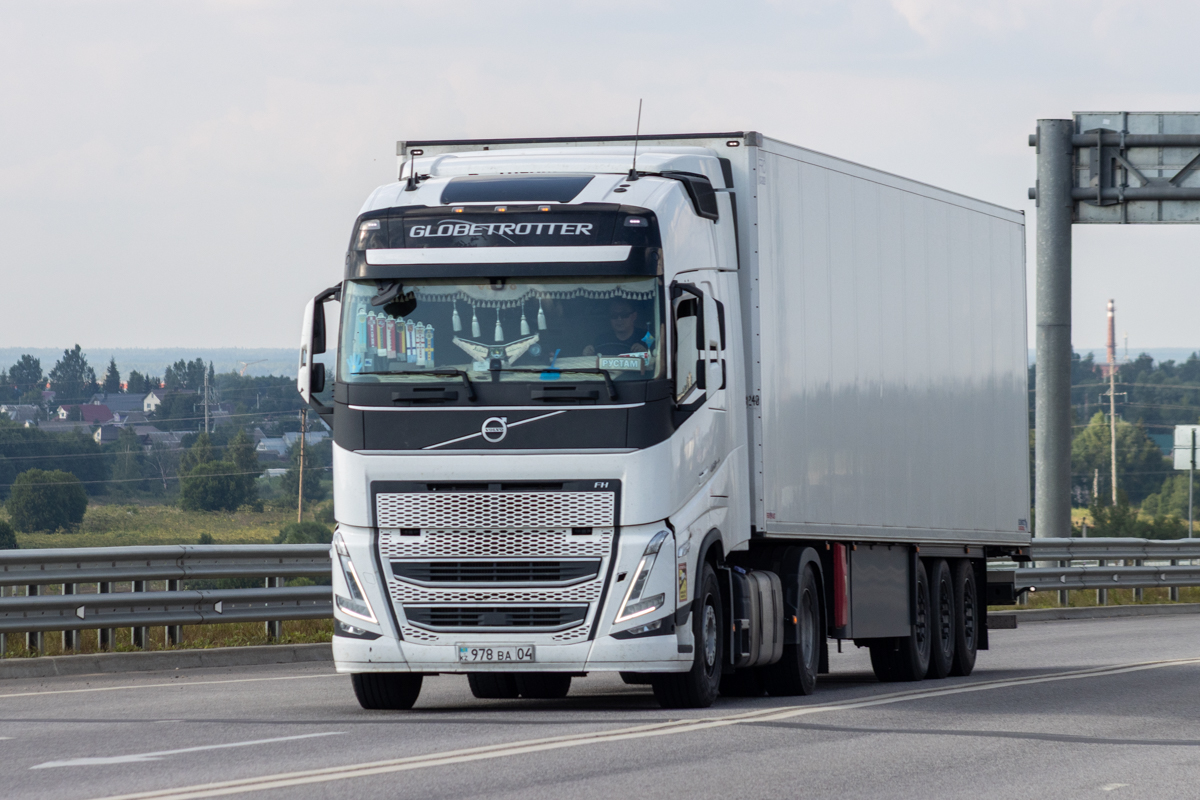 Актюбинская область, № 978 BA 04 — Volvo ('2020) FH.460